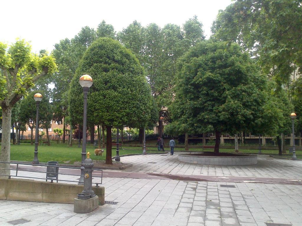 Pensión Parque del Ebro Logroño Exterior foto