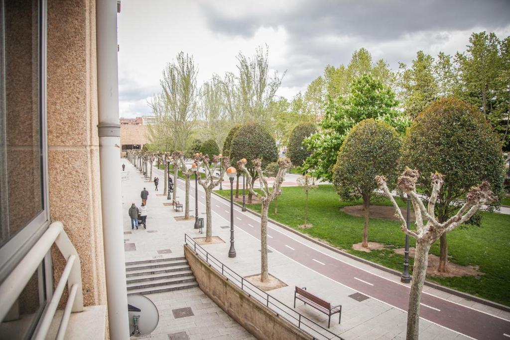 Pensión Parque del Ebro Logroño Exterior foto